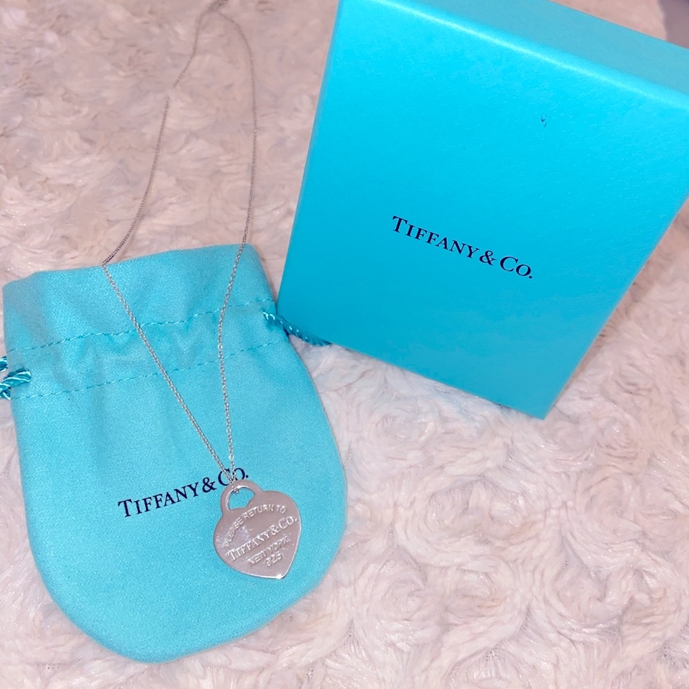 Return to Tiffany & Co authentic heart tag pendent